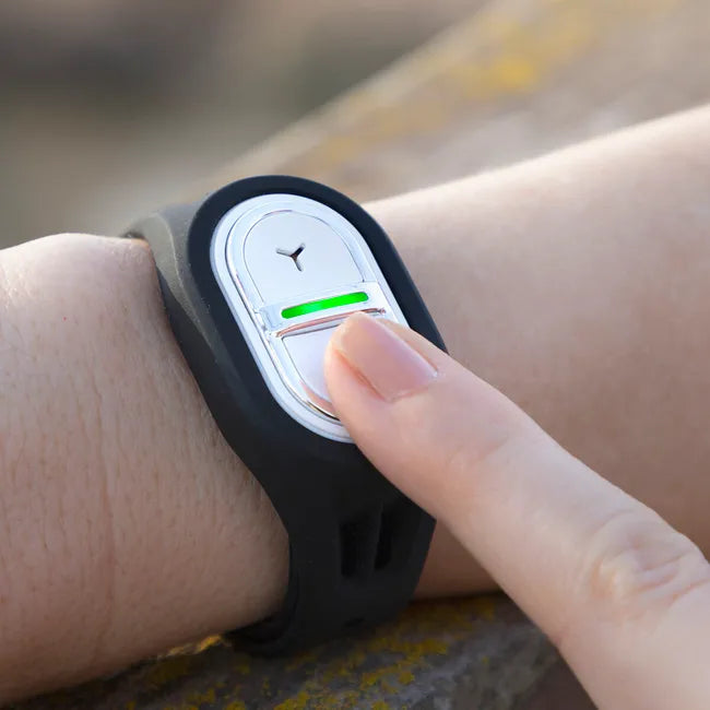 🦟 Pulseira Antimosquitos por Ultrassons Recarregável – Proteção Natural e Segura