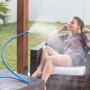 Sistema de Refrigerao por Pulverizao ao Ar Livre  Pulverizador de Refrigerao Pessoal Porttil com Mangueira Flexvel Altura Ajustvel 2 Bicos de Lato Material Plstico Funcionamento sem Carga No Requer Pilhas